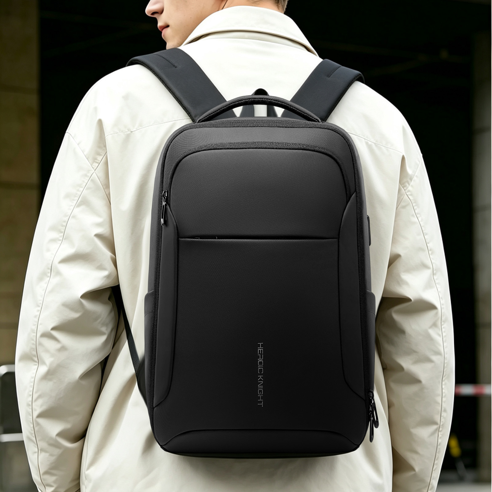 Zaino per Laptop HK da 17,3 Po - Backpacks recensione e prezzo