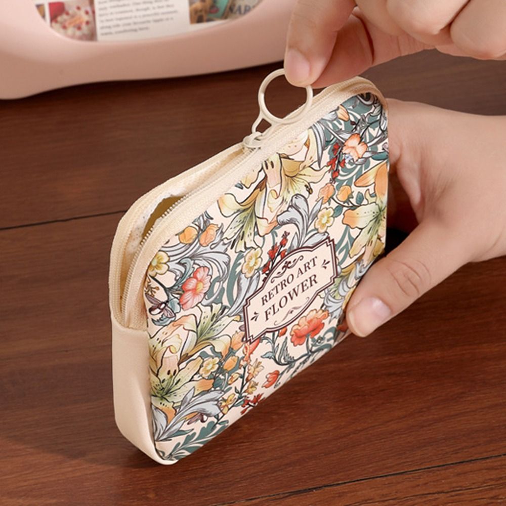 Nuova Borsa per Assorbenti Igi - Cosmetic Bags recensione e prezzo